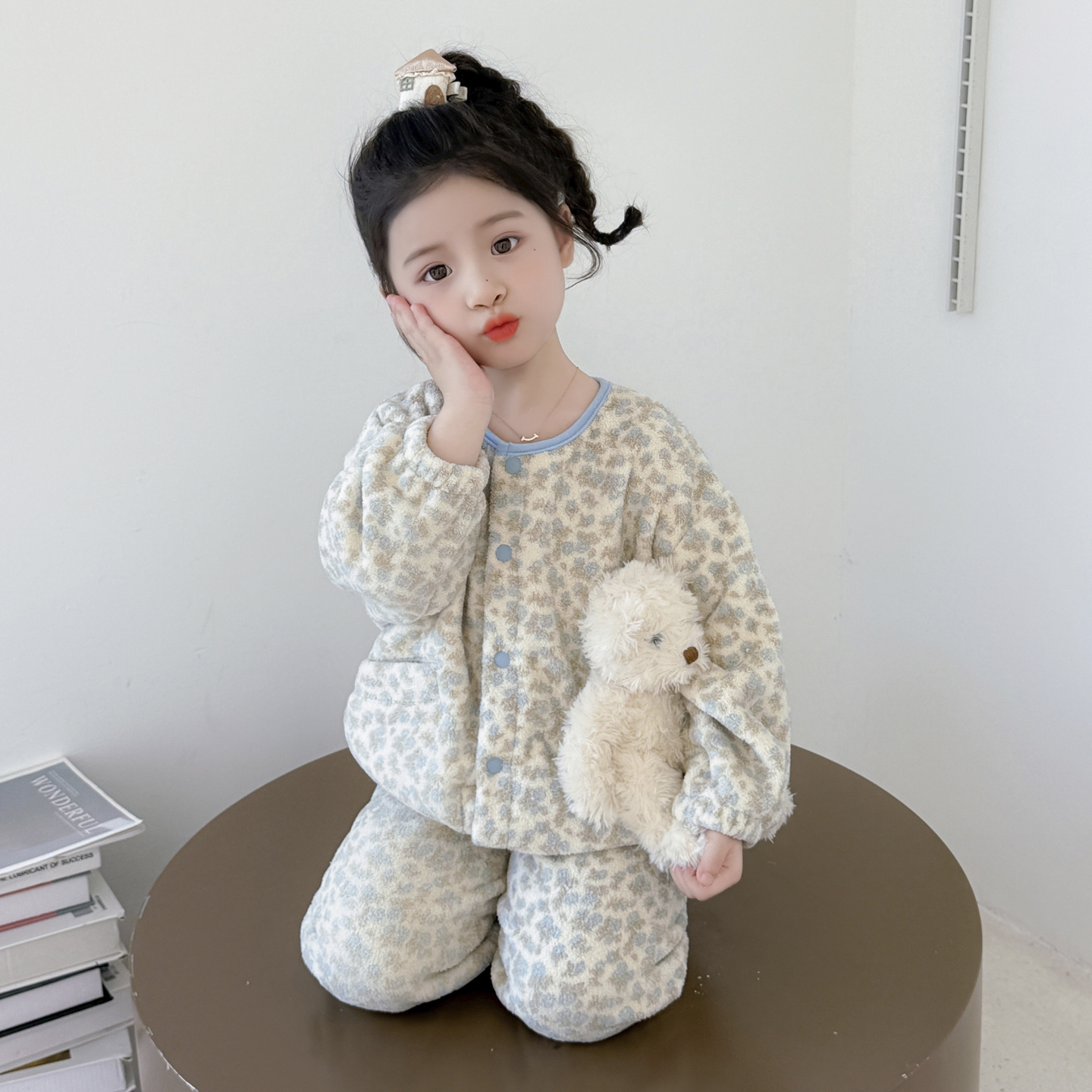 儿童睡衣秋冬季女孩法兰绒家居服