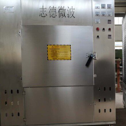 江苏黄粉虫微波烘干设备黑水虻蝇蛆微波烘干膨化设备山东微波设备
