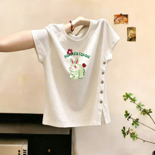 女童超好看短袖t恤夏装卡通印花短款修身开叉纽扣儿童不规则上衣