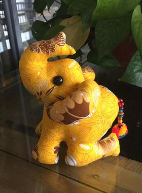 泰国旅游纪念品布艺祈福大象公仔可爱跪象手工布偶儿童玩具小礼物