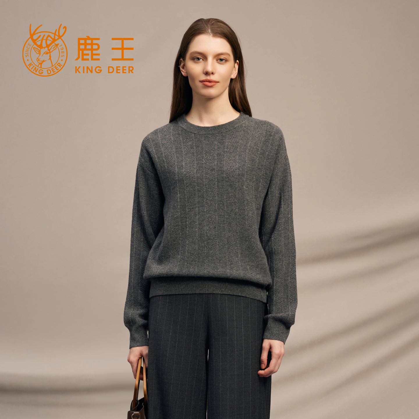 鹿王100%山羊绒衫女圆领绞花针织