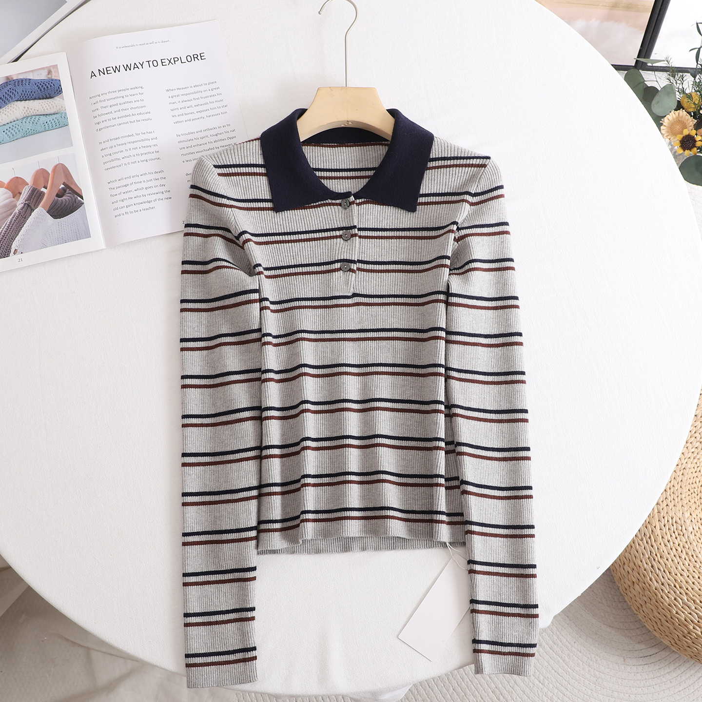 复古藏青POLO领修身条纹针织衫