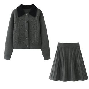秋水 2026春季新款慵懒显瘦套装女学院风翻领针织衫百褶裙两件套