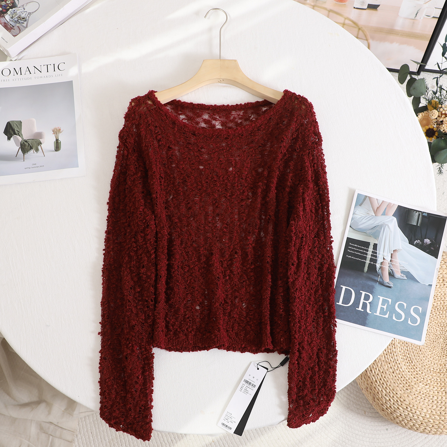 软糯圆领宽松一字领红色针织衫