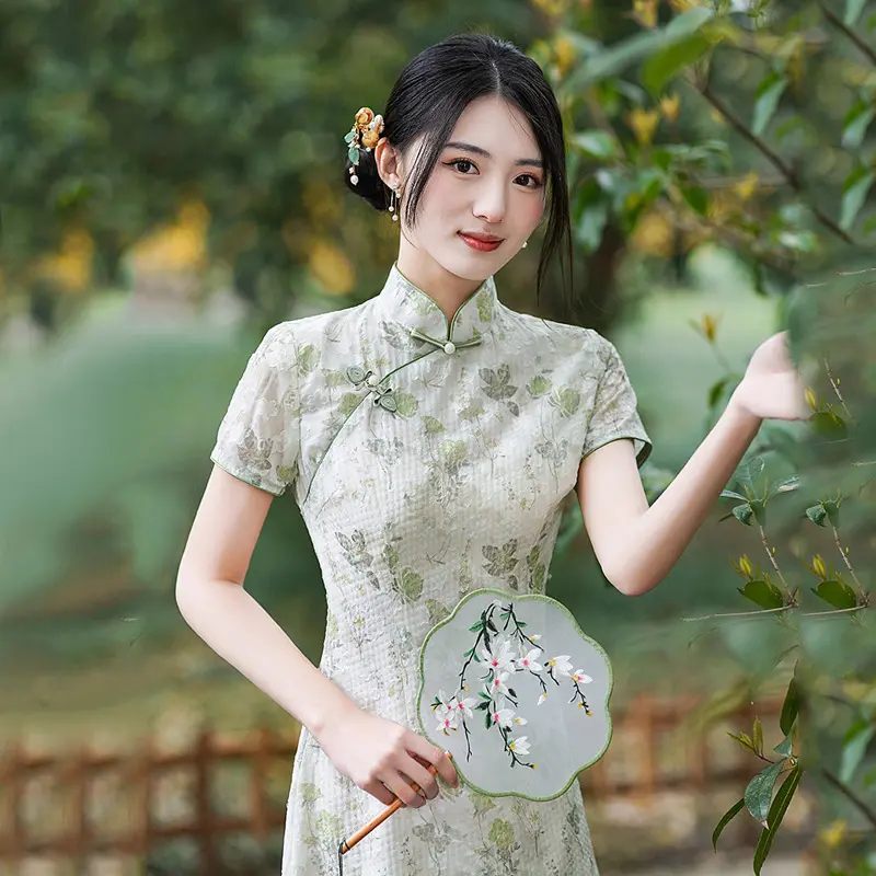 改良旗袍2025年新款气质复古走秀旗袍日常可穿绿色旗袍碎花洋裙女