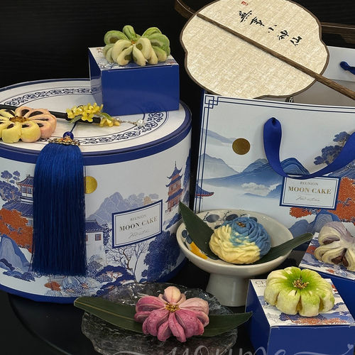 中秋节月饼包装盒新款中式礼盒青花瓷韵山水画流心月饼空盒圆桶盒