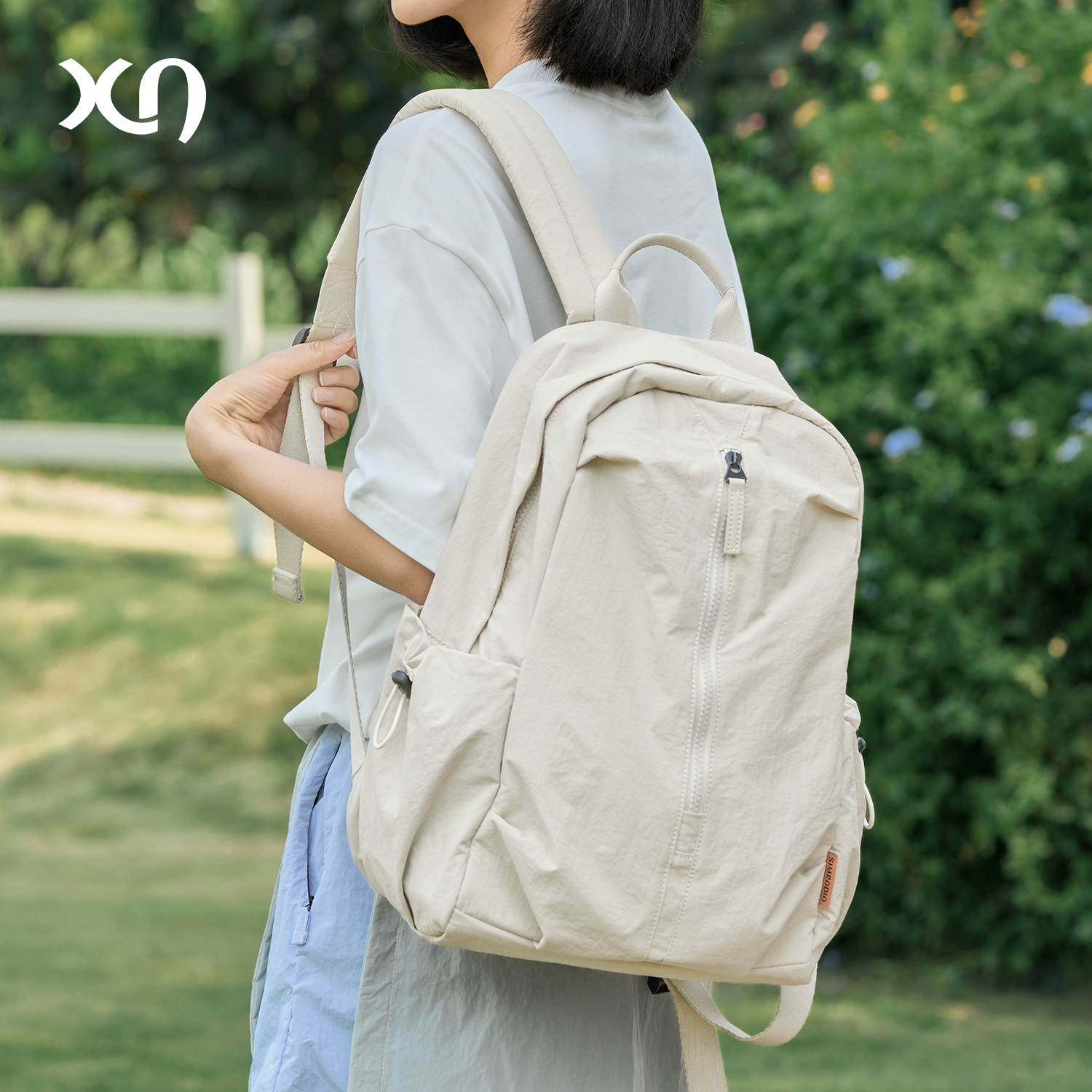 新町双肩包女大容量旅游轻便登山背包学生书包户外徒步通勤电脑包