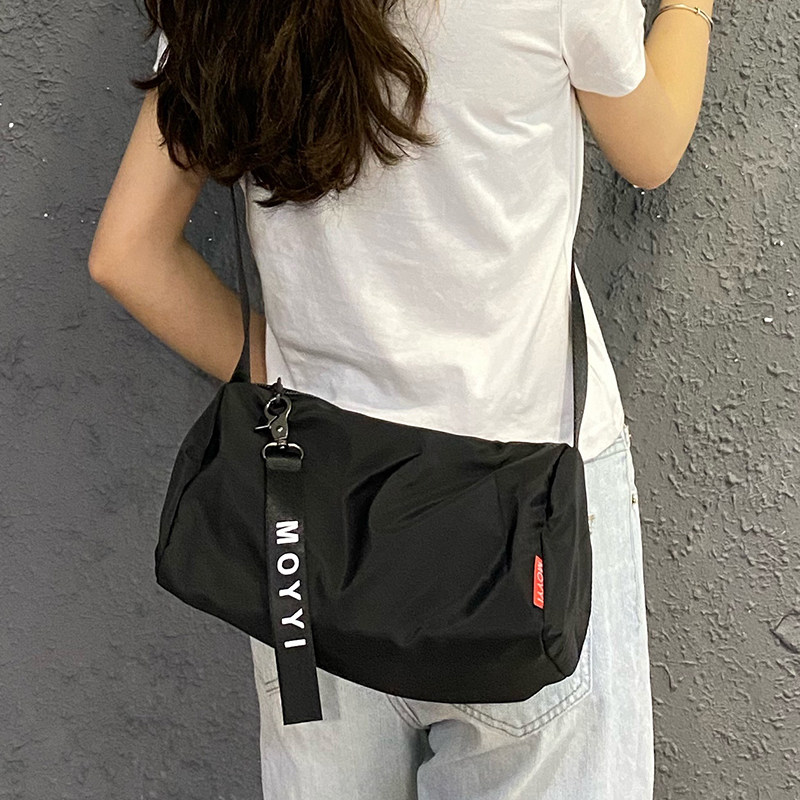 斜挎包女小众设计感包包2023新款时尚腰包街头潮流上班邮差托特包