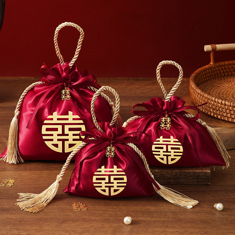 2026新款中式结婚喜糖袋婚礼高级感流苏福字布袋手提红色绸缎糖袋