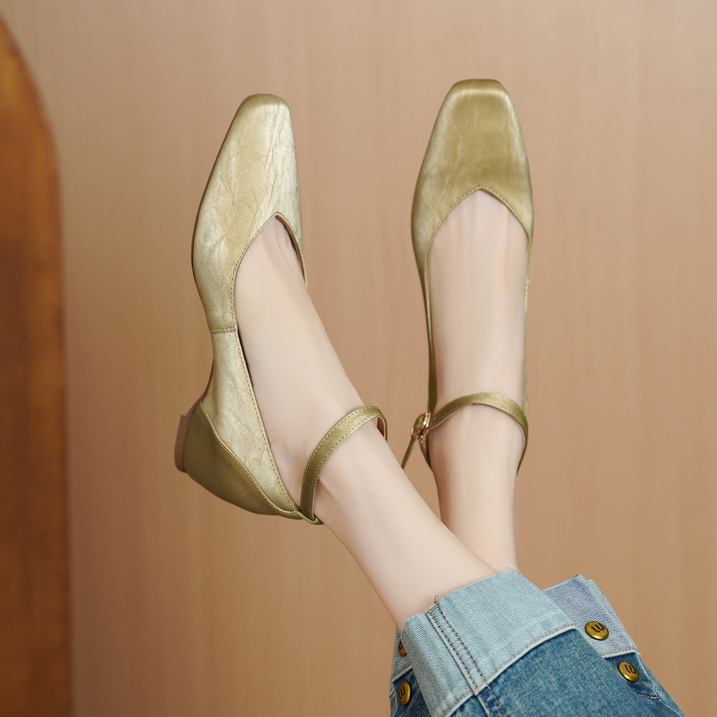 奥卡索女鞋2026年超火的鞋子女一字扣玛丽珍鞋女款内增高浅口单鞋