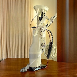 V8缸M62OE 4.4L LR014301 05年陆虎揽胜 汽燃油泵总成适用于03