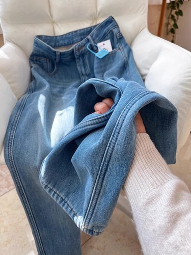 冬季加绒加厚直筒牛仔裤女2025新款大码显瘦高腰休闲窄版阔腿裤子