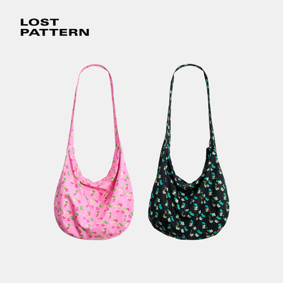 LOST PATTERN/双成记洋紫荆碎花斜挎包大容量Hobo云朵包