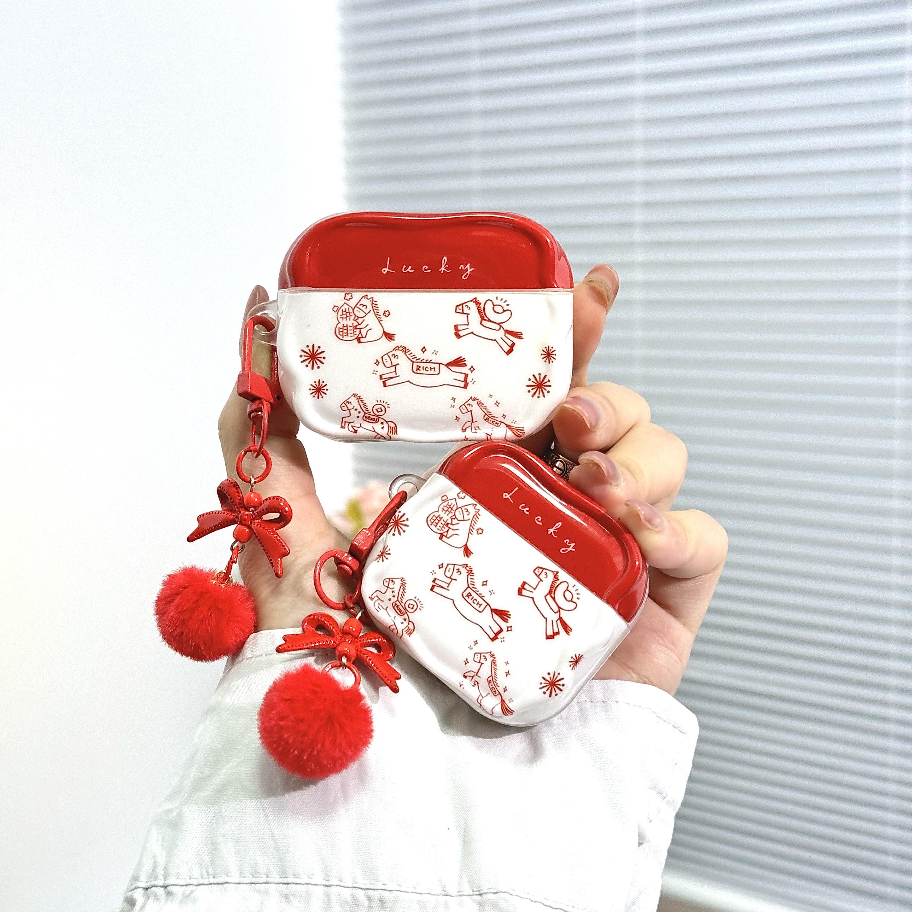 新年款超火金元宝小马适用于苹果AirPods4代蓝牙耳机保护套萌系撞色新款苹果Pro3耳机壳马年Pro2少女心高级感,3C数码配件,耳机保护套,淘宝优惠券,粉丝福利购,淘宝优惠卷