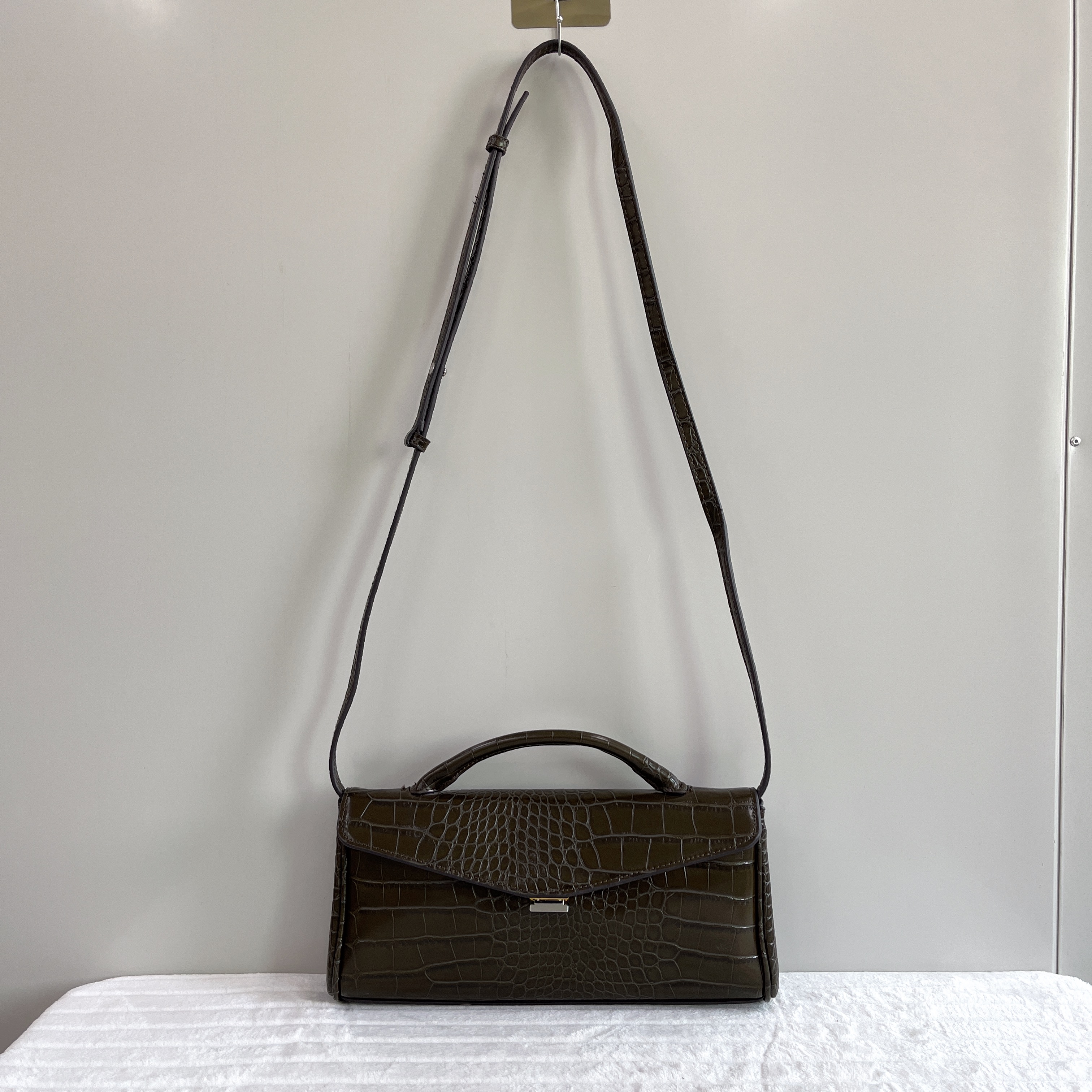 外贸尾货出西班牙MNG高质感时尚潮流百搭女士单肩斜挎包手提包