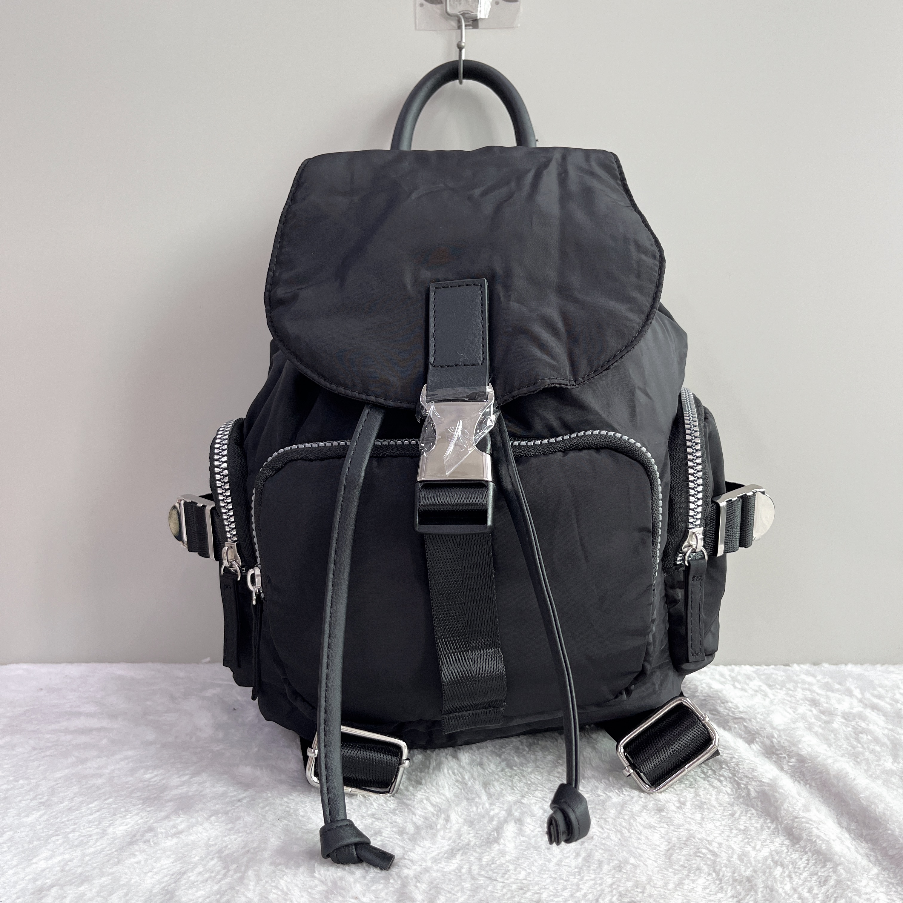 外贸尾货PRIMARK高质感女士尼龙布抽绳双肩包