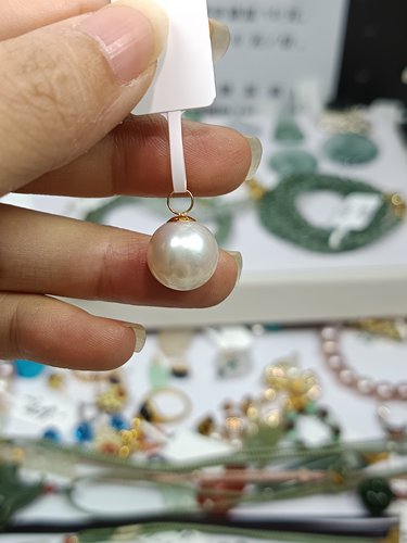 3931-18K金卡12-13天然珍珠吊坠，皮光很亮，证书