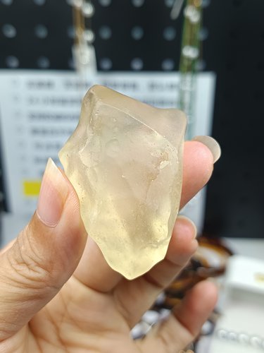 4147-D［收藏级宇宙能量］高净透利比亚黄金陨石天然冲击玻璃证书
