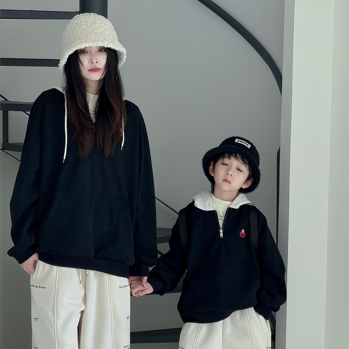 高级感加绒连帽亲子装一家三口母女秋冬装2025新款母子卫衣外套潮