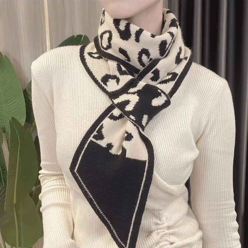 围巾女士秋冬季韩版百搭穿孔加厚保暖装饰护颈脖针织千鸟格小围脖
