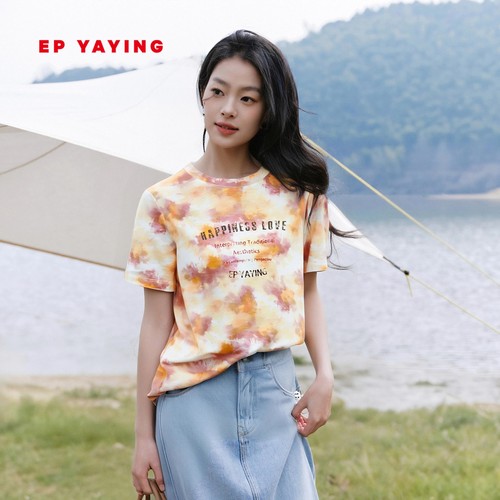 雅莹天丝扎染印花正肩短袖t恤