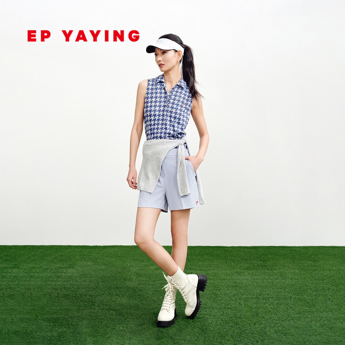 雅莹纯色宽松垂感阔腿直筒短裤