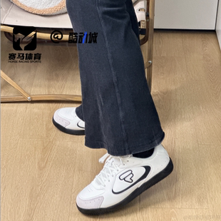 FILA斐乐白黑女子舒适百搭运动休闲羽翼低帮板鞋T12W542907FSW