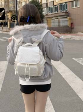 FILA斐乐 纶度白女子学院风时尚百搭书包背包双肩包T13W315101FWT