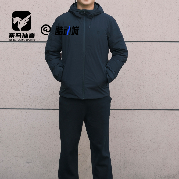 FILA黑色男子舒适防风保暖棉服