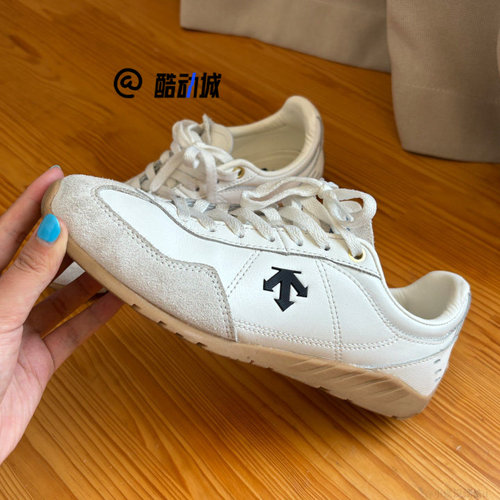 迪桑特KineticRun白色T头德训鞋