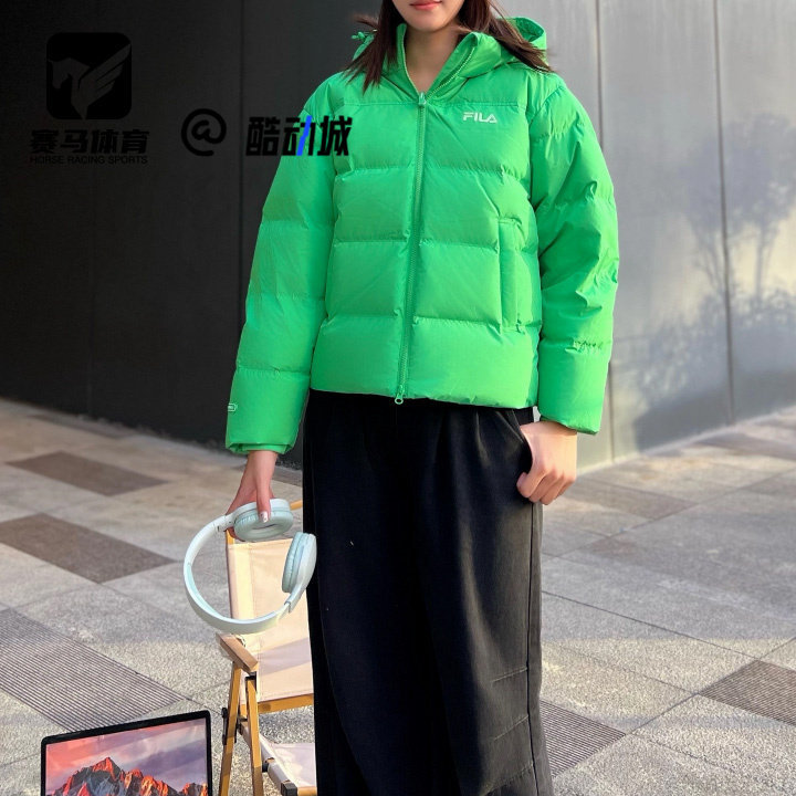 斐乐女子防风保暖连帽羽绒服