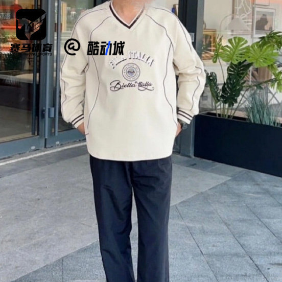 斐乐男女美式复古V领学院风卫衣