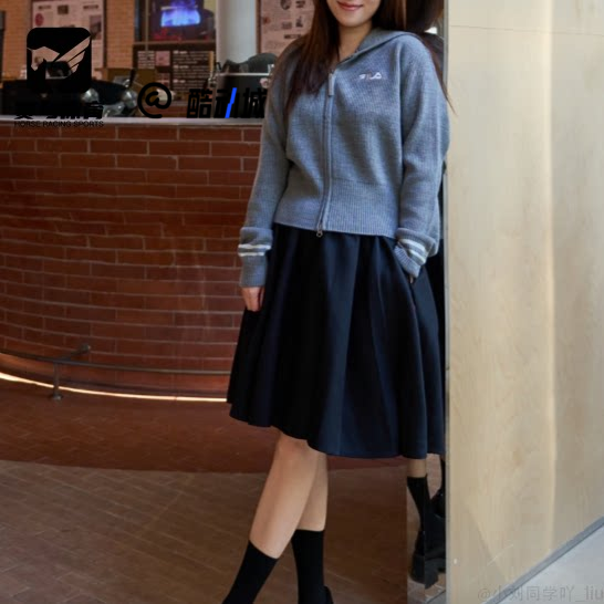 FILA斐乐ORIGINALE烟花云灰女子休闲宽松长袖针织衫F51W549405FMG