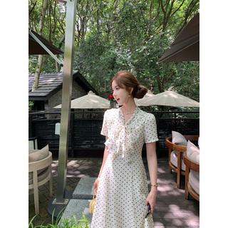一只烧鹅仔【夏光点点】法式V领泡泡袖夏季收腰大裙摆波点连衣裙