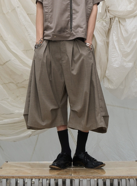 RELABEL 时间元素（续）横竖打褶立裁雅致垂感廓形八分西裤