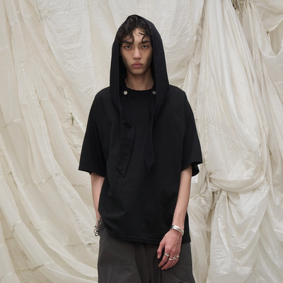 可拆卸小兜帽形结构亲肤短袖T恤