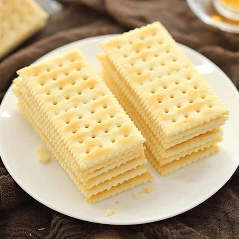 无蔗糖奶盐苏打饼干小包装散装梳打饼咸味碱性奶盐零食