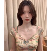 打底衫 油画印花扭结v领短袖 上衣 修身 甜辣妹短款 T恤女2025夏季 新款