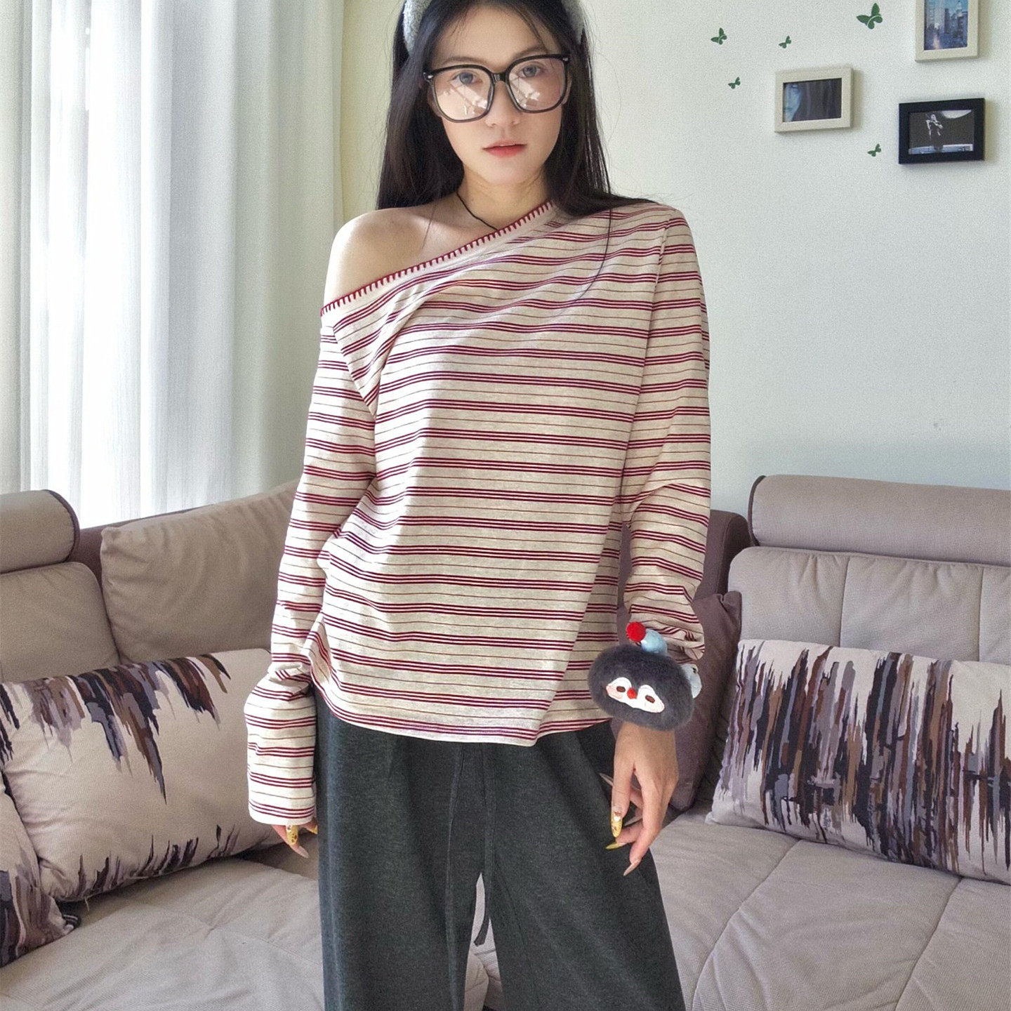 甜辣妹红色条纹斜肩T恤女2026早春新款气质休闲长袖露肩长袖上衣,女装/女士精品,T恤,淘宝优惠券,粉丝福利购,淘宝优惠卷