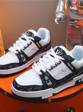 轻奢潮流小白鞋2025秋防臭情侣百搭厚底增高板鞋百搭运动休闲男鞋