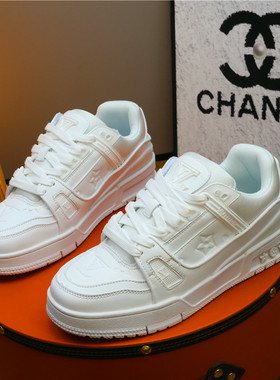 轻奢46大码2025秋男女情侣鞋白色面包鞋舒适防滑板鞋小白鞋休闲鞋