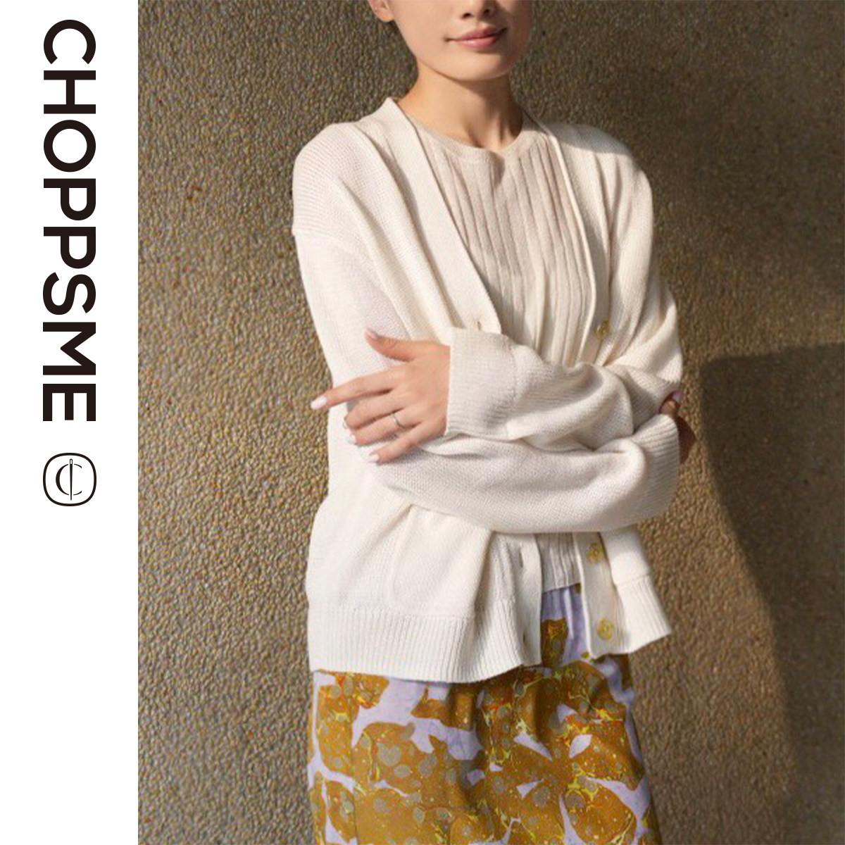 巧珀思｜27520舒适透气铜氨丝拉菲草编织感面料贝壳扣v领针织开衫