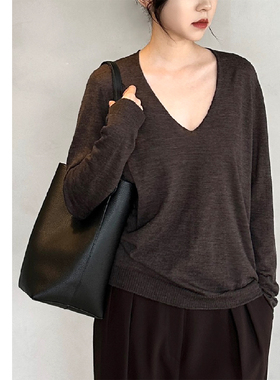 巧珀思｜轻薄精纺羊毛后中缝V领长袖套头弹力针织衫打底衫12799
