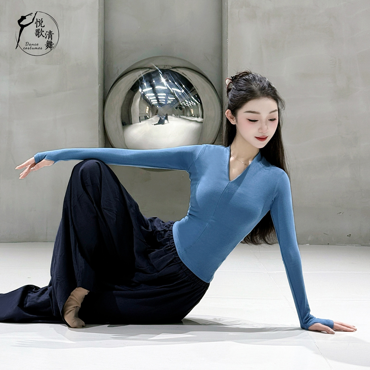悦歌清舞现代舞上衣秋冬保暖显瘦