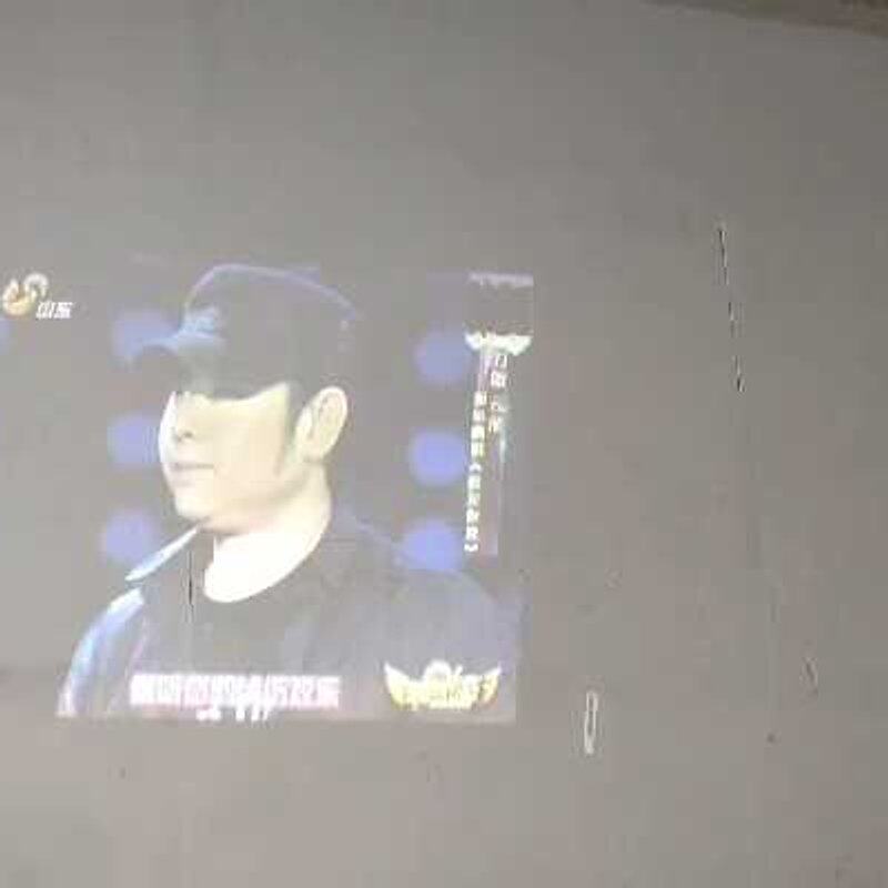 可维修宏基投影机D600 使用700小时,时间短,如图所议价