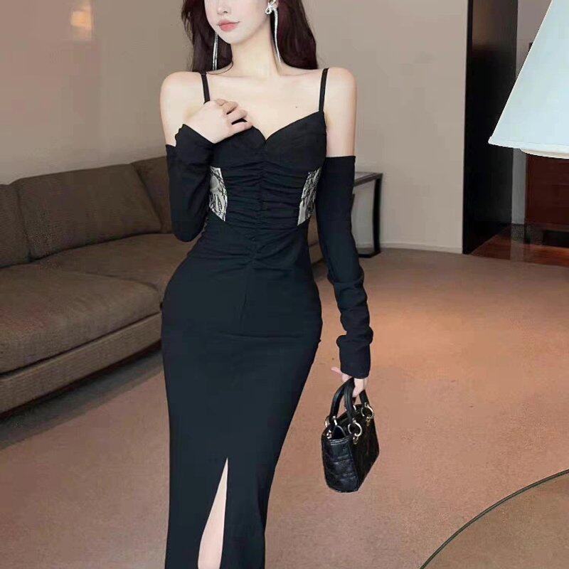 可维修法式性感蕾丝拼接黑色吊带V领露肩议价