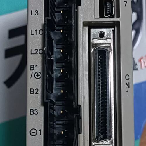 可维修安川伺服驱动器SGDV-2R8A01B002000功能一切正议价