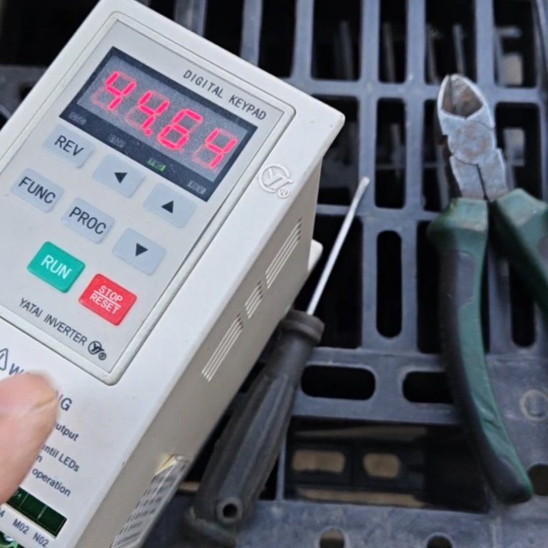 【议价】220伏变频器YTB一S5 220V0.75kw功能正常