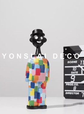 现代简约创意卡通人物雕塑摆件样板间电视柜玄关客厅软装饰品摆设