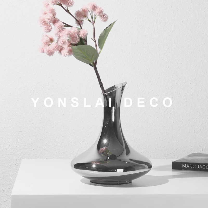 镜面展厅样板房间艺术玻璃花瓶